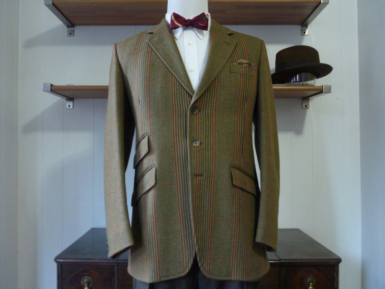 BEAUTIFUL Vintage Plaid Country Hunting Hacking Tweed Jacket w/ Ticket Pocket 42 R. Made in SCOTLAND.