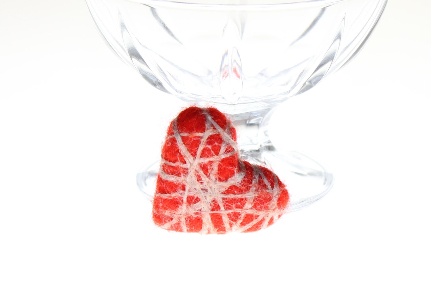 felted red heart brooch / Valentine's day jewelry/ Red Felted brooch / Handmade / Always in Fashion / gift under 15 / Ready to Ship