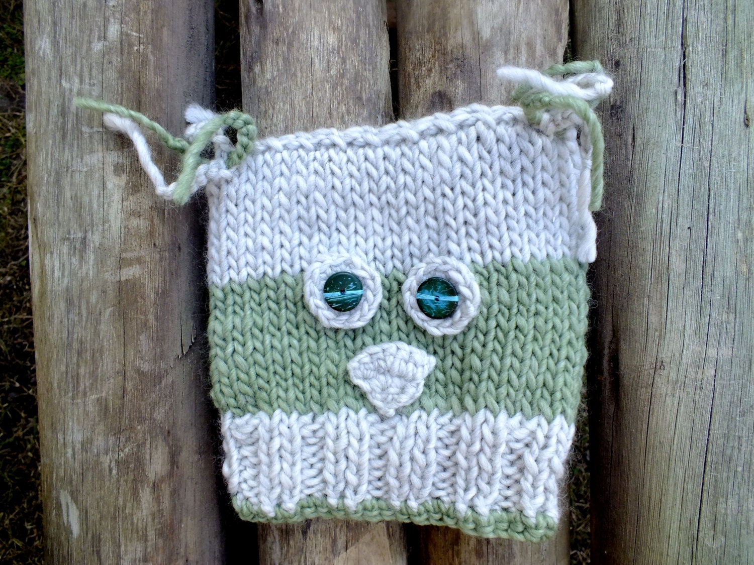 Owl hat, hand knit in pure wool. Children, adult or baby accessory. Newborn gift. Handmade. Winter or fall. Soft and light