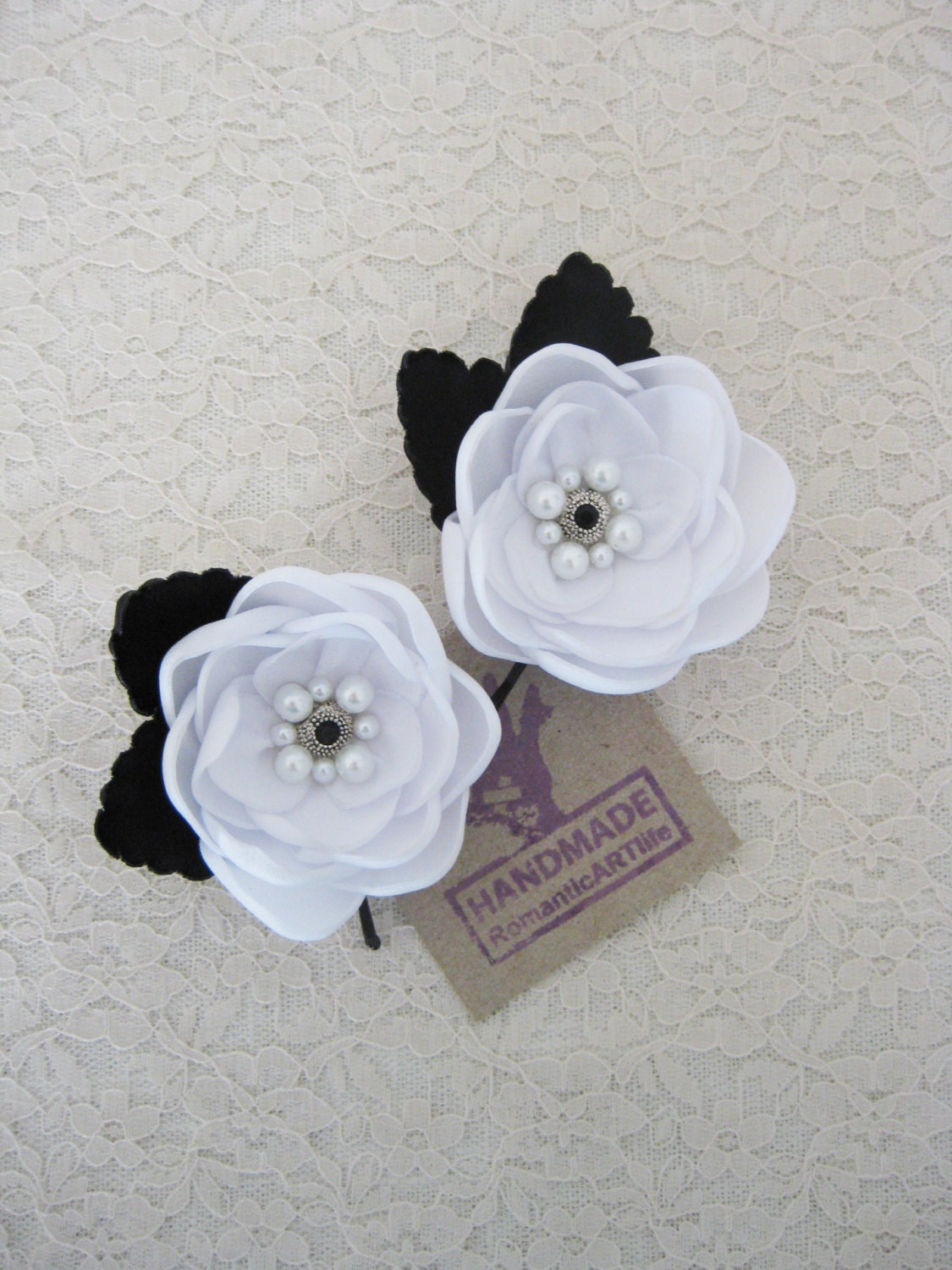 Bridal White Flower Hair Pins. Set of 2 White Hair Pieces. Bridal Hair Accessory. Wedding Flower Hair Accessory.