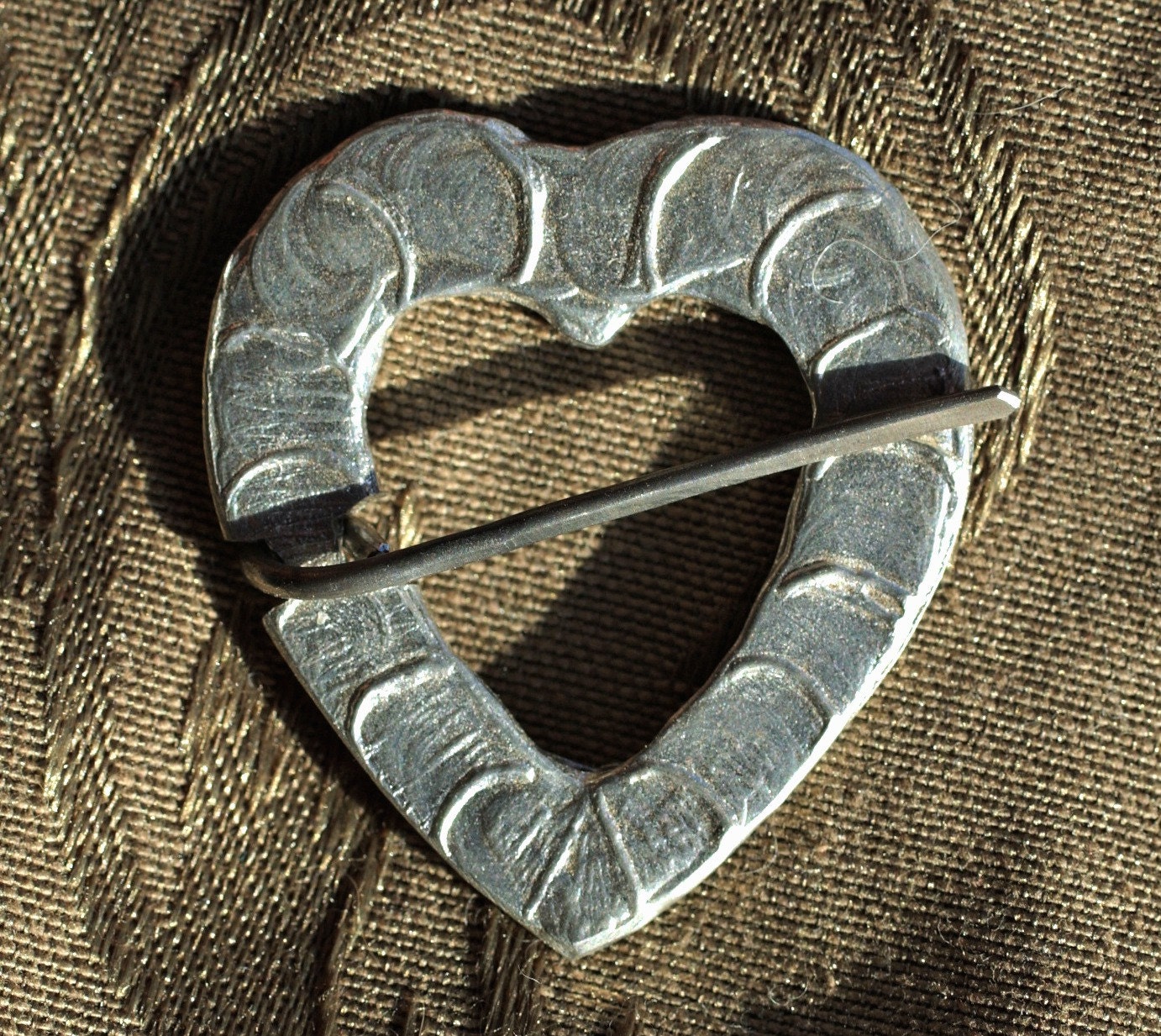 Pewter Heart Annular Brooch