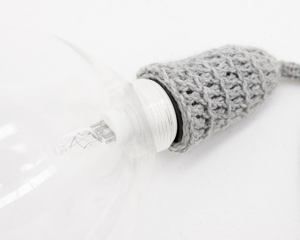 hand knitted 240V textile lamp cord with crochet covered bayonet fitting (G125 bulb included)