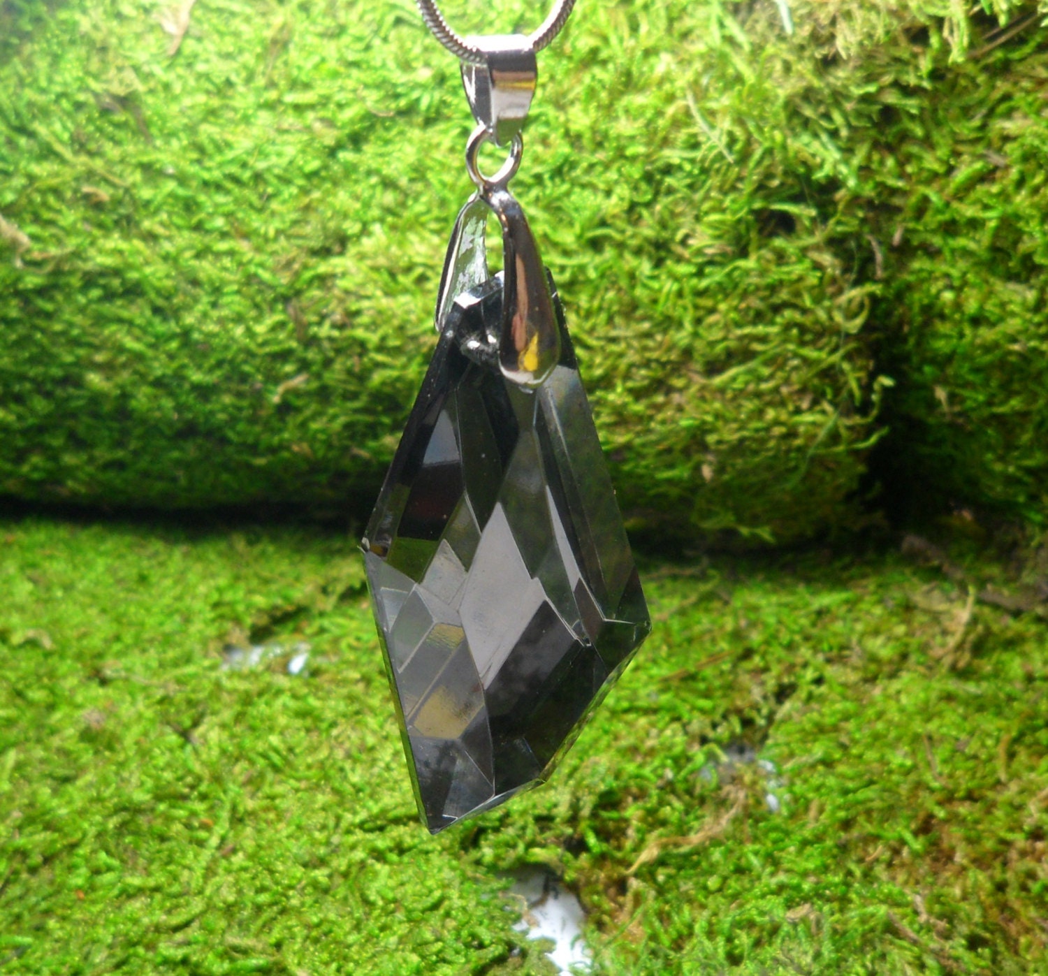 Solitaire Necklace Glass Pendant Silver/Dark Grey
