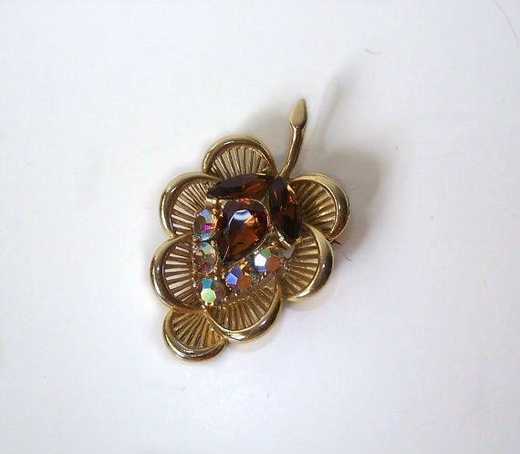 Vintage Topaz Aurora Borealis on a Gold Tone Leaf Brooch