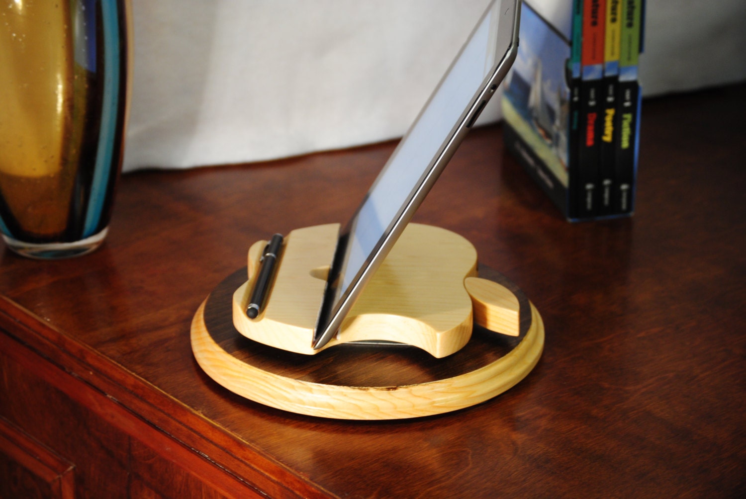The rotating "Apple Register 360 Stand" wooden swivel iPad docking station point of sale for iPad and iPad mini with stylus holder