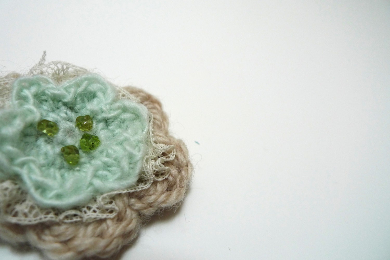 Crochet flower hair grips in beige and mint green, bridesmaid hair accessory,