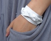 Leather bracelet / white natural leather