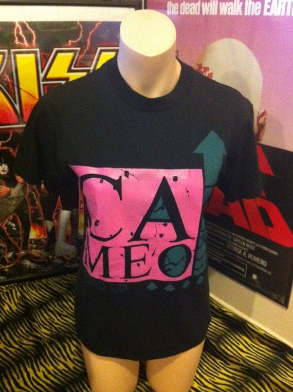 cameo tee shirt