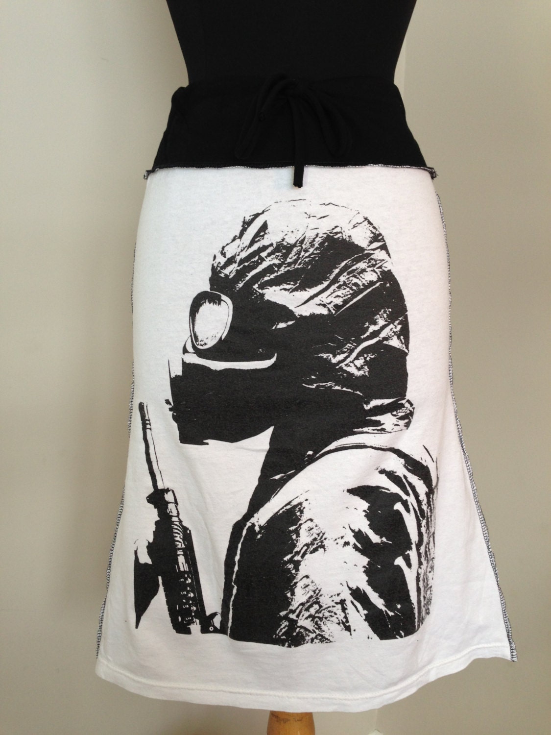 28 Weeks Later T Shirt Skirt / Recycled Cotton Tees / Horror / Zombie / Aline / Gas Mask / Soft / Gift for Her / T-Skirt