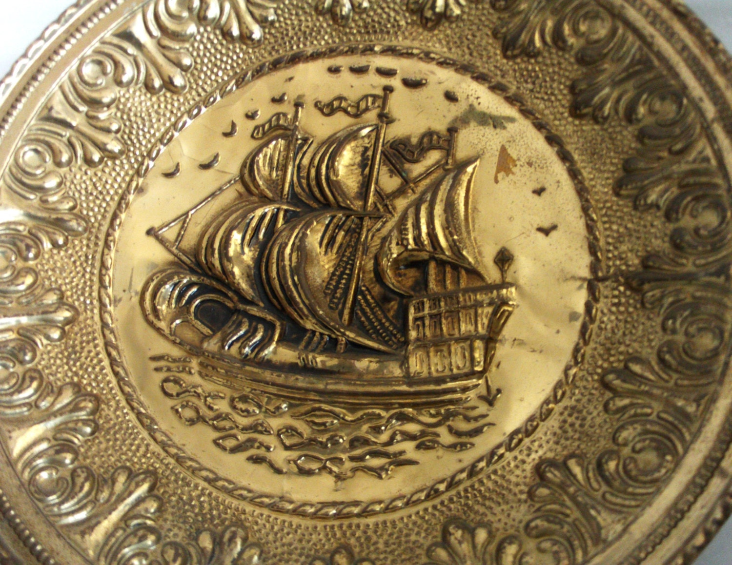 Spanish galleon, wall hanging plate VINTAGE BRASS Nautical home decor Repousse picture, Pirate ship, EMBOSSED ocean sailing vessel, Sea boat
