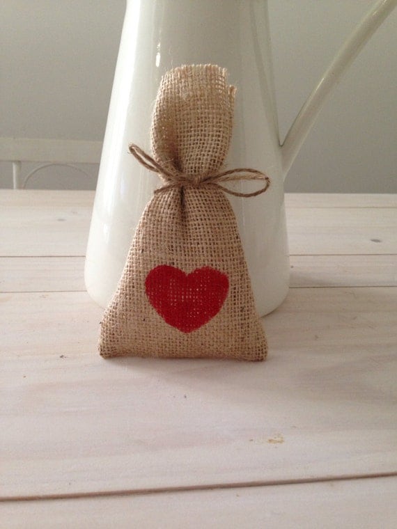 Red Hessian/ Burlap Wedding Favor Bags by BreeWestwood on Etsy