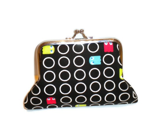 Retro 4" frame coin purse, 80s pacman arcade game black and red polka dots - geek