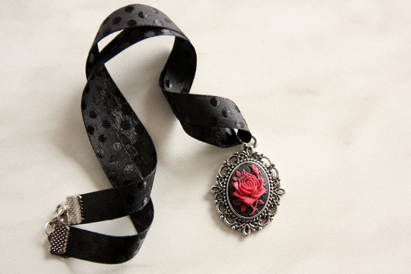 Red Rose Necklace