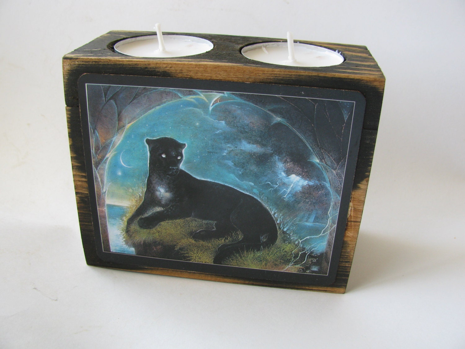 Wood tea light candle holder