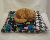 Pet Bed/Pillow Cat/Dog  Snuggly Pocket Cover Warm and Toasty
