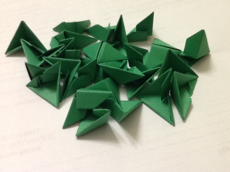200 3D Origami Triangles/Modules (Green)
