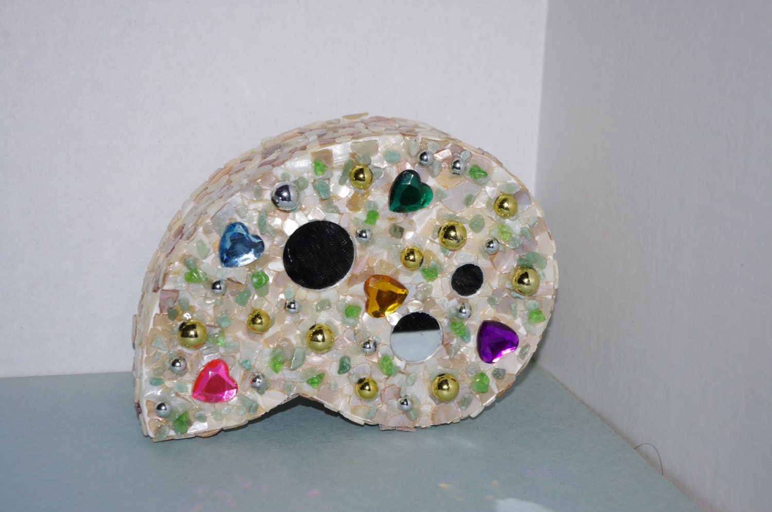 Shiny shell box