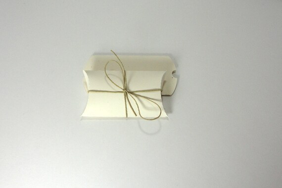 10 Small Recycled Pillow Box - Speckled Sand Il_570xn