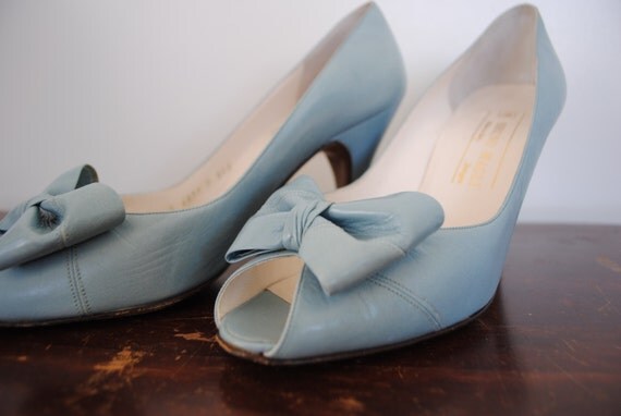 robin egg blue heels