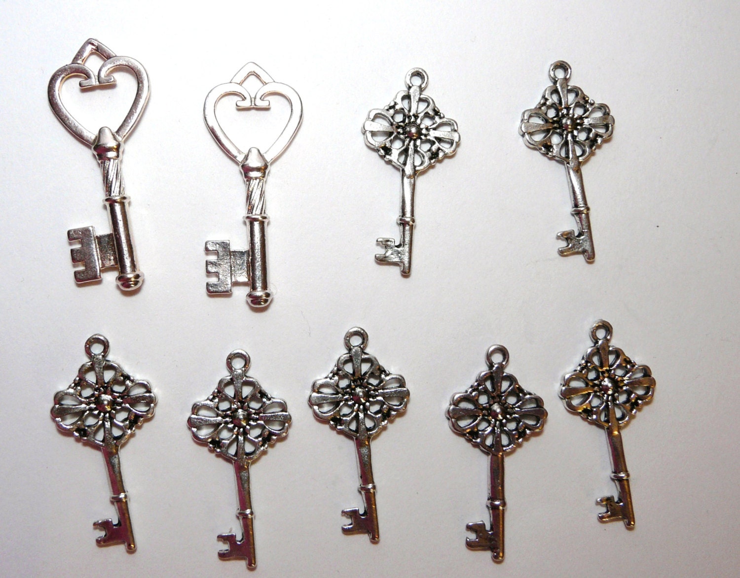 9 Ornate Fancy Keys, Silver Tone Charms, Great for Charms, Alice In Wonderland, Steampunk, Silver, UK seller