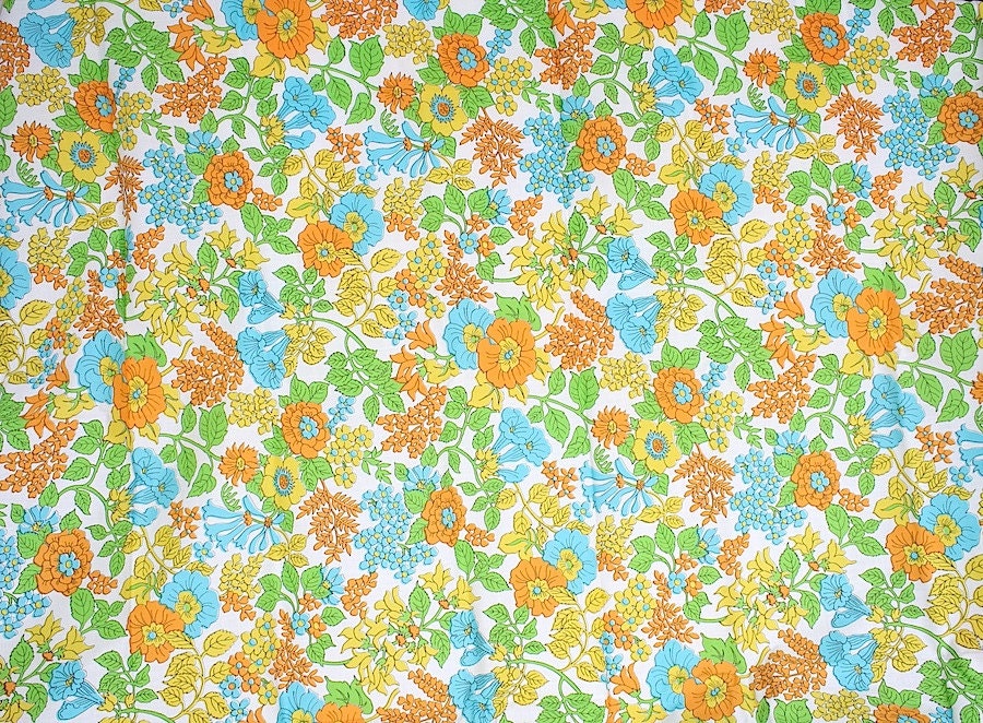 Floral Fabric--Vintage Fabric--Flower Power--Remnant--Retro Fabric-Vintage Sewing--Craft Supplies--Vintage 1970s