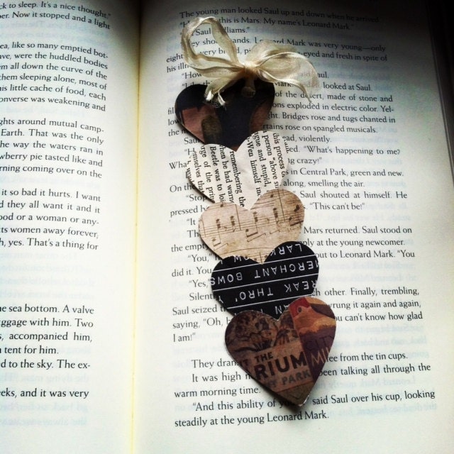 Heart Bookmark - Dark