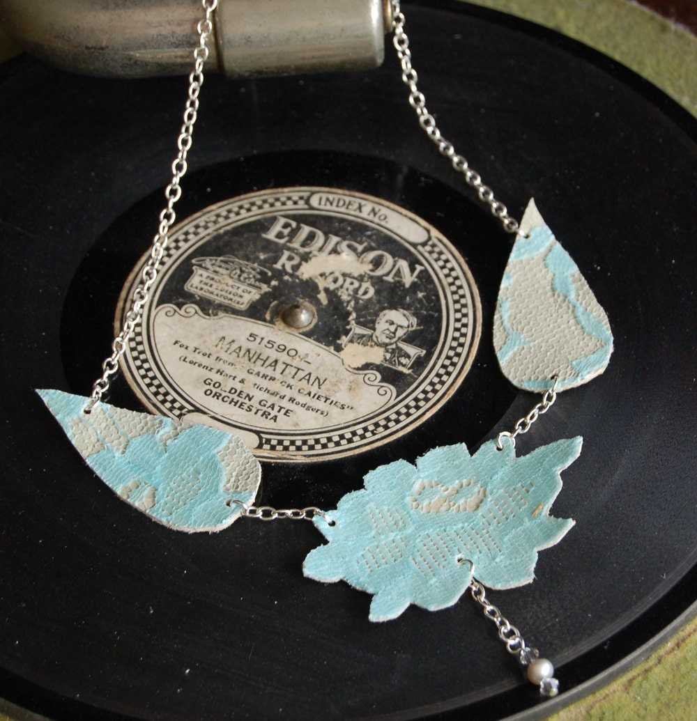 Bridal teal lace on leather necklace - GWENDOLINE - Vintage floral lace, upcycled whitw leather, silver pearl and Swarovski - Eco-Friendly