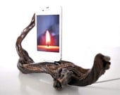iPhone Dock / iPod Dock - Natural driftwood The Scorpio