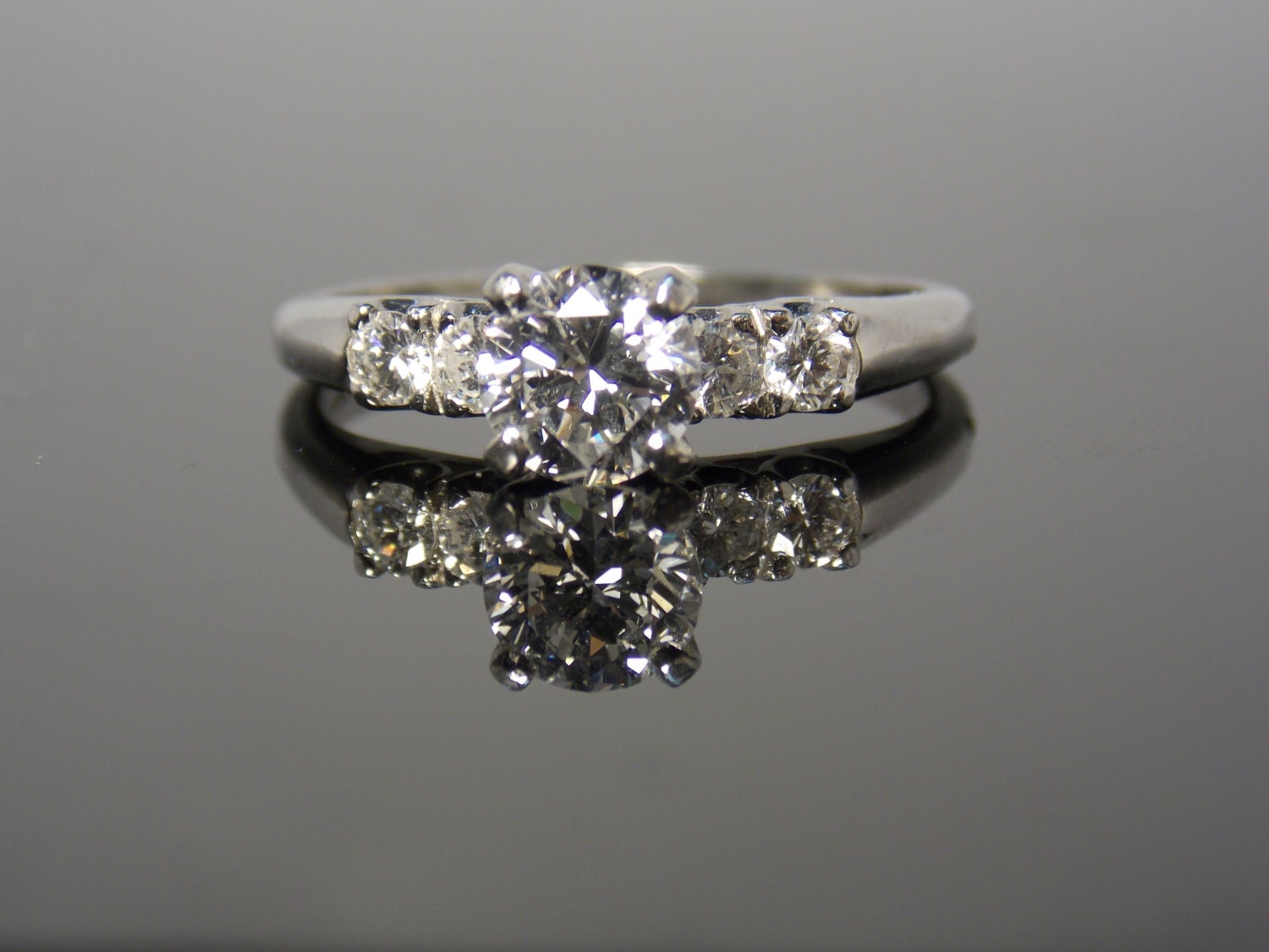Platinum 0.90 Carat Diamond Solitaire Engagement Ring Diamonds on the Side RGDI7