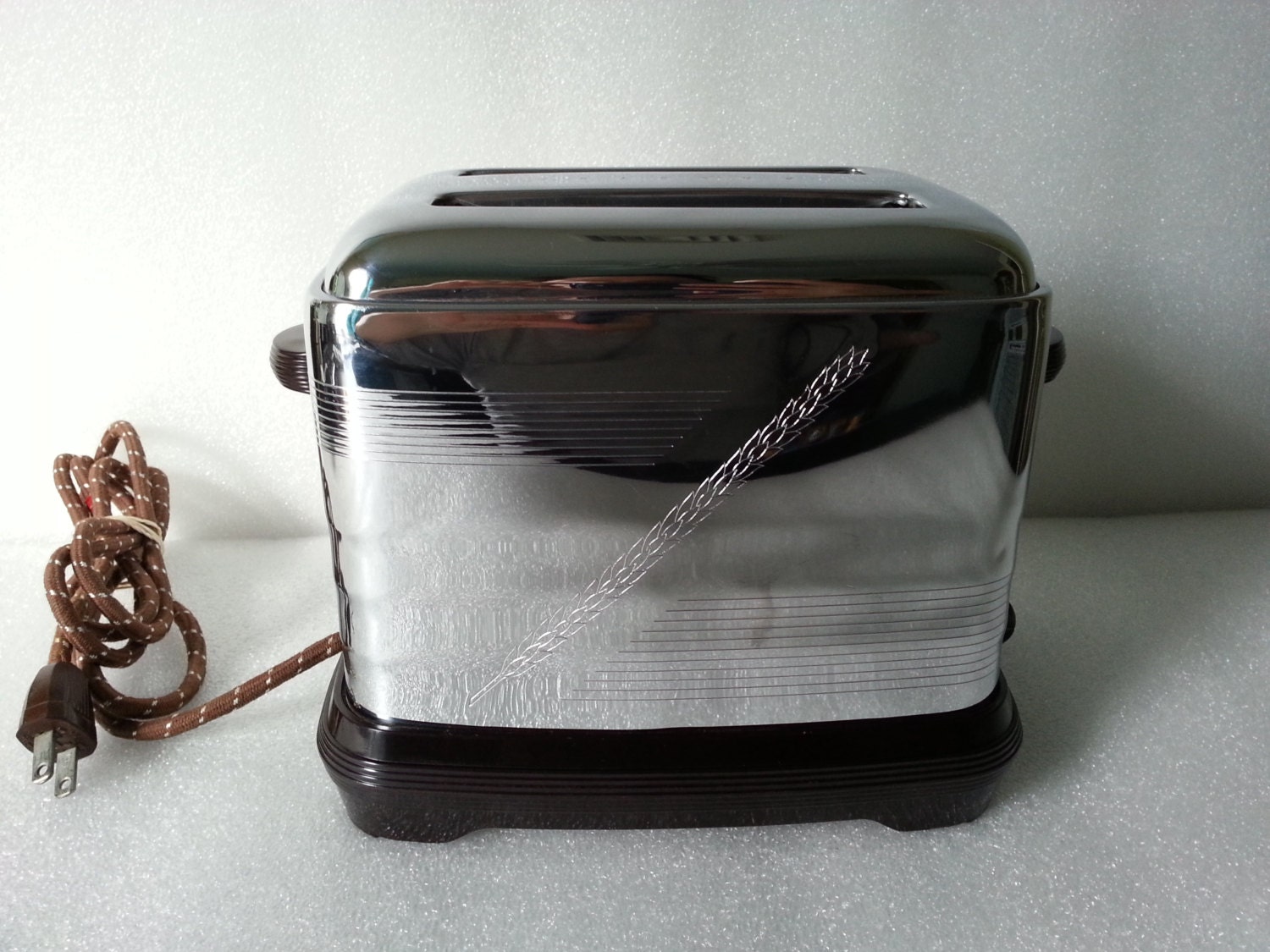 Vintage 1940's Proctor Two Slice Automatic Pop Up Toaster - Model 1467A
