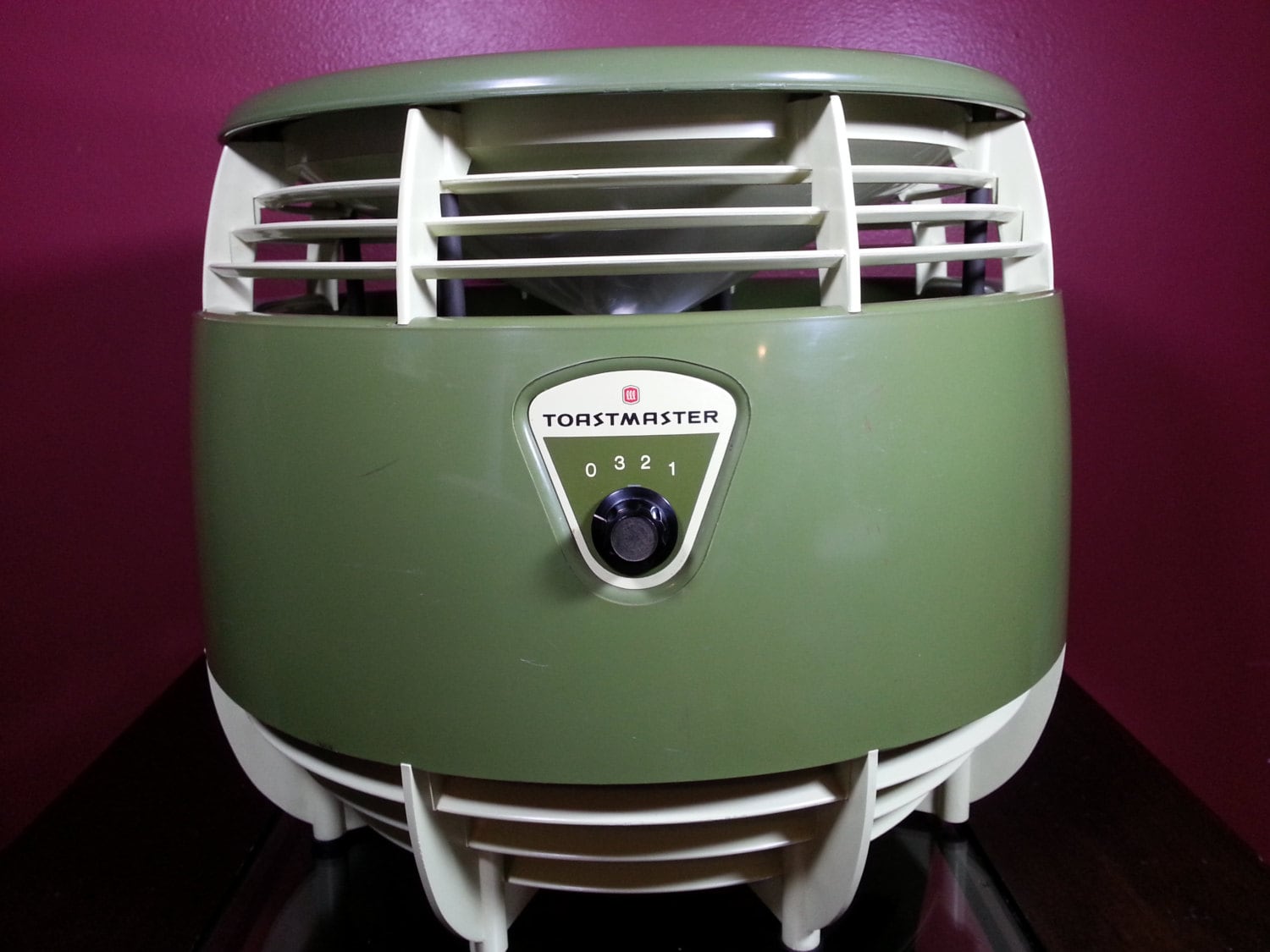 Vintage Avocado Green Toastmaster 3 Speed Hassock Fan - Model 7360