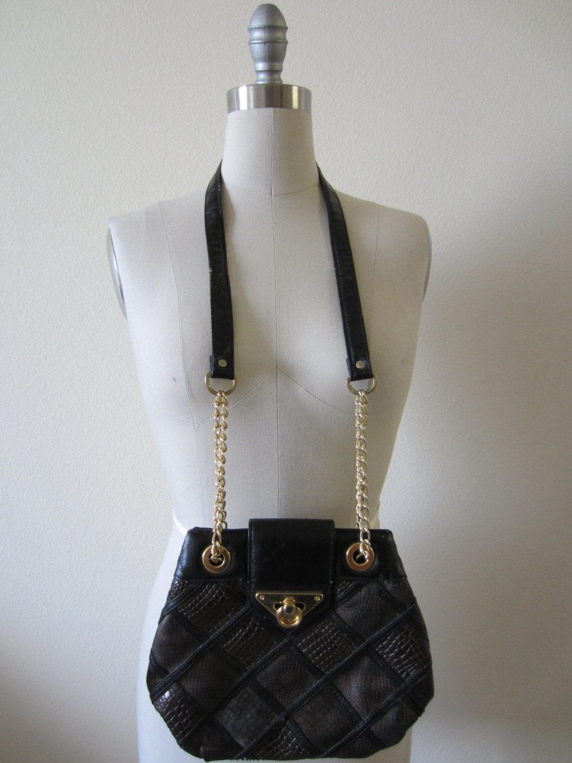 Brown snakeskin vintage retro 80 w/ gold chain strap hipster leather crossbody handbag purse