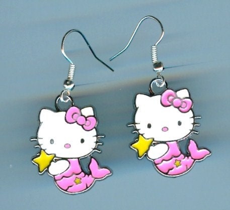 Cute HELLO KITTY Pink Mermaid Holding a Yellow Star Charm Charm Pierced Earrings -J692