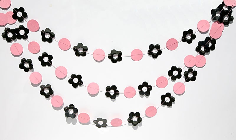 Flowers and circles Garland, PINK & BLACK, Girls Party decorations, Wedding decor, Bridal Shower,Nursery, Birthday party, photo props
