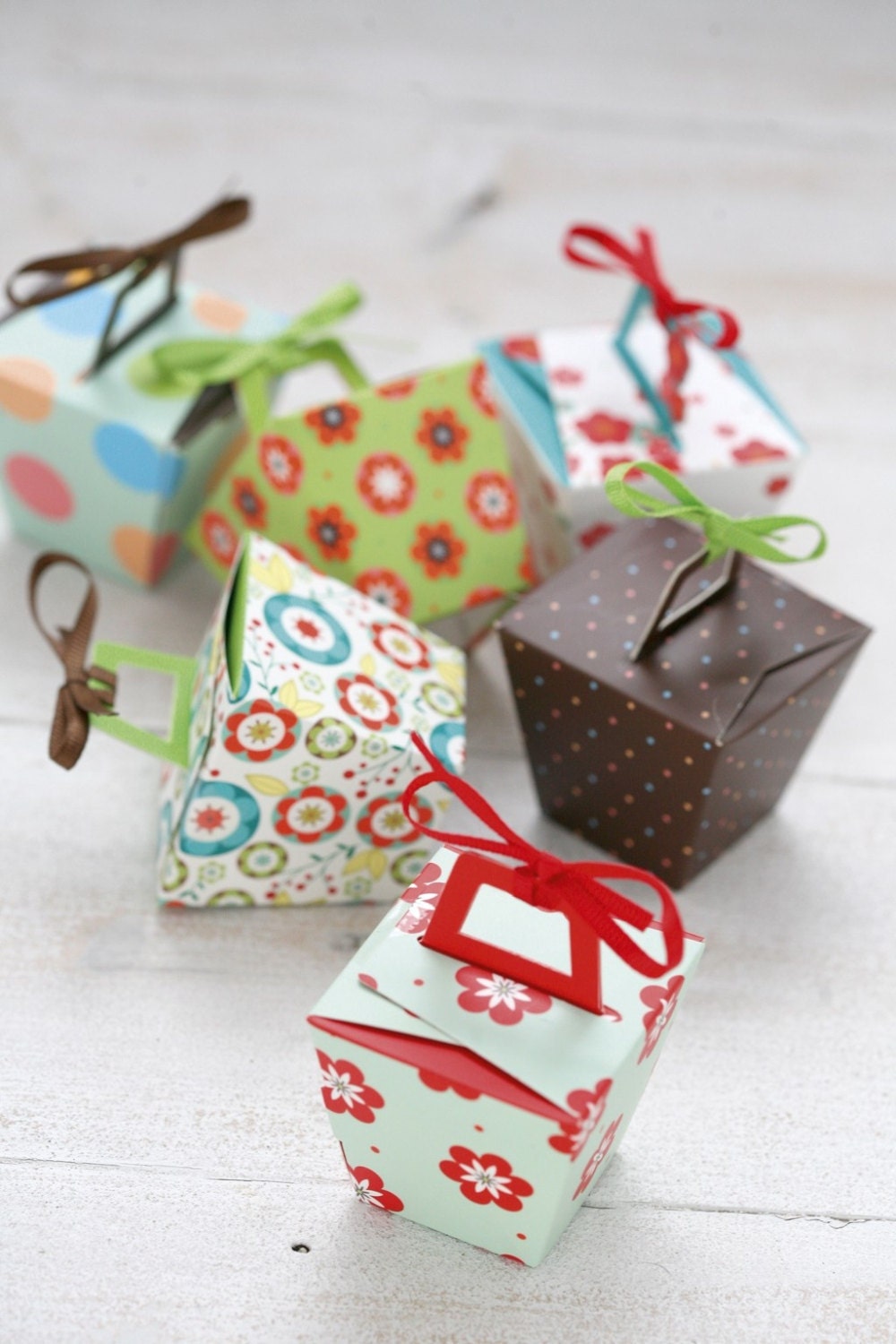 Paper panettone/take away mini gift boxes