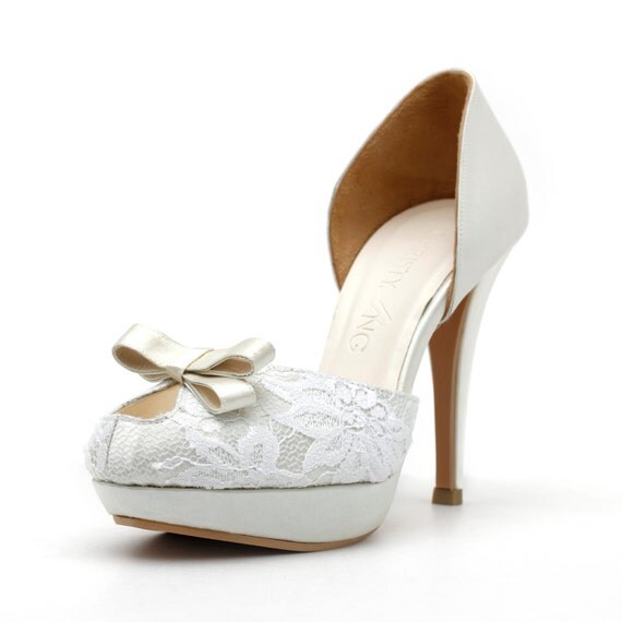 peek a boo toe heels