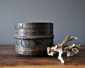 Old Rusty Iron Pot from India - DelfinDesign