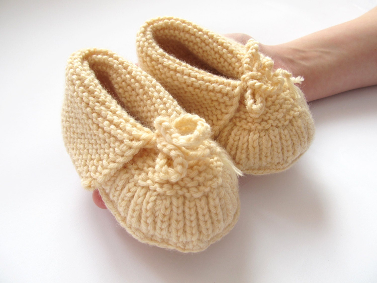Knitted Cream Merino Wool Baby Shoes, Wool Newborn Booties, Newborn Gifts, Gift under 20
