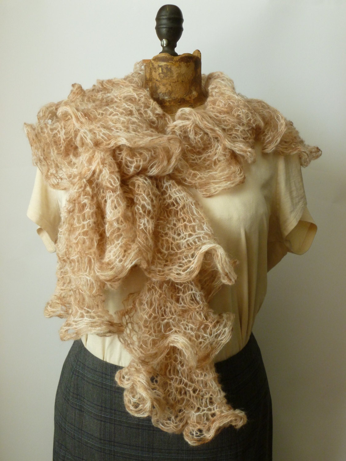 Cinnamon sugar crochet scarf - BazaarCharlotte
