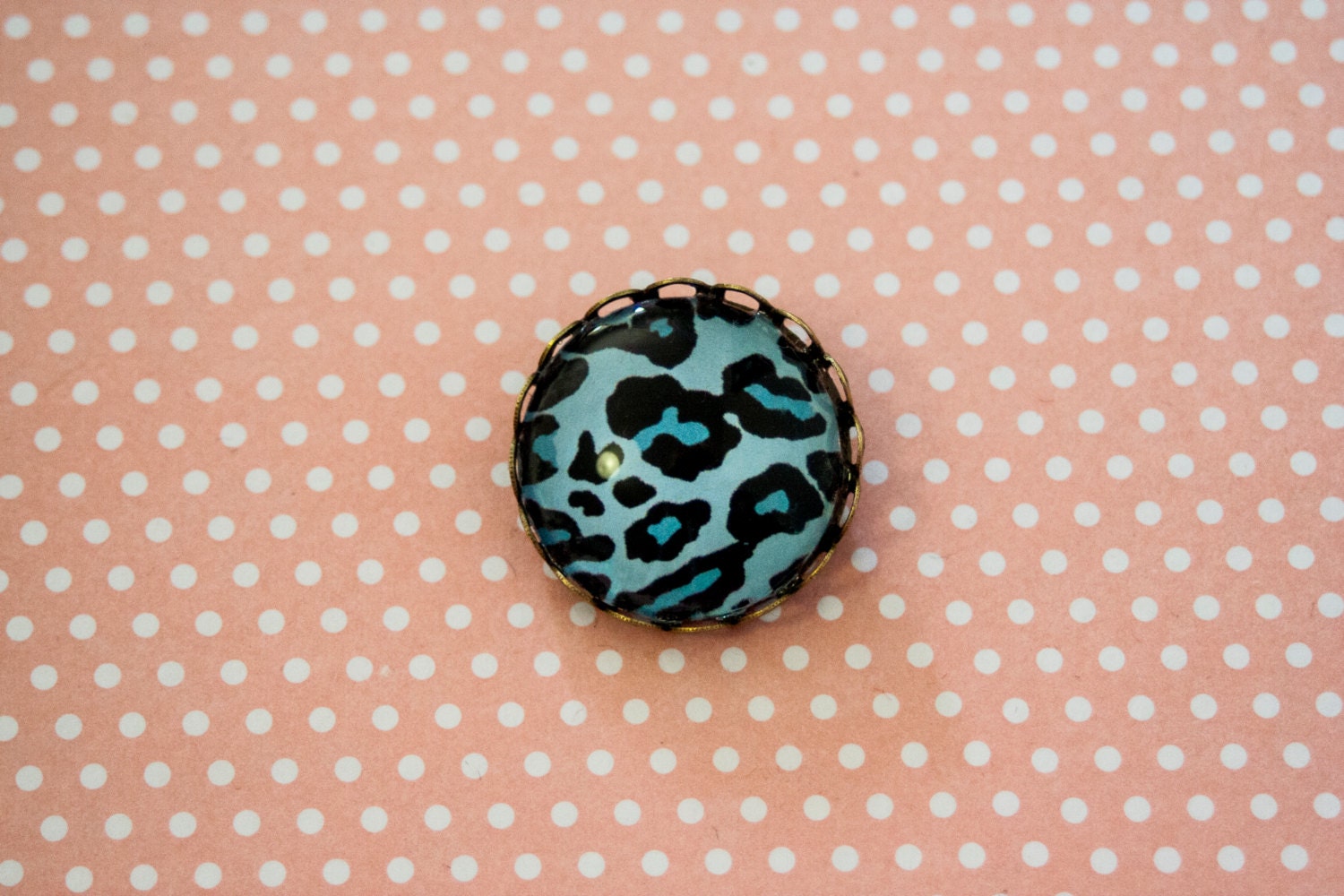 Blue leopard brooch-cameo