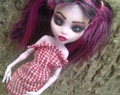 RESERVE Monster High Repaint Draculaura, Sophia (: