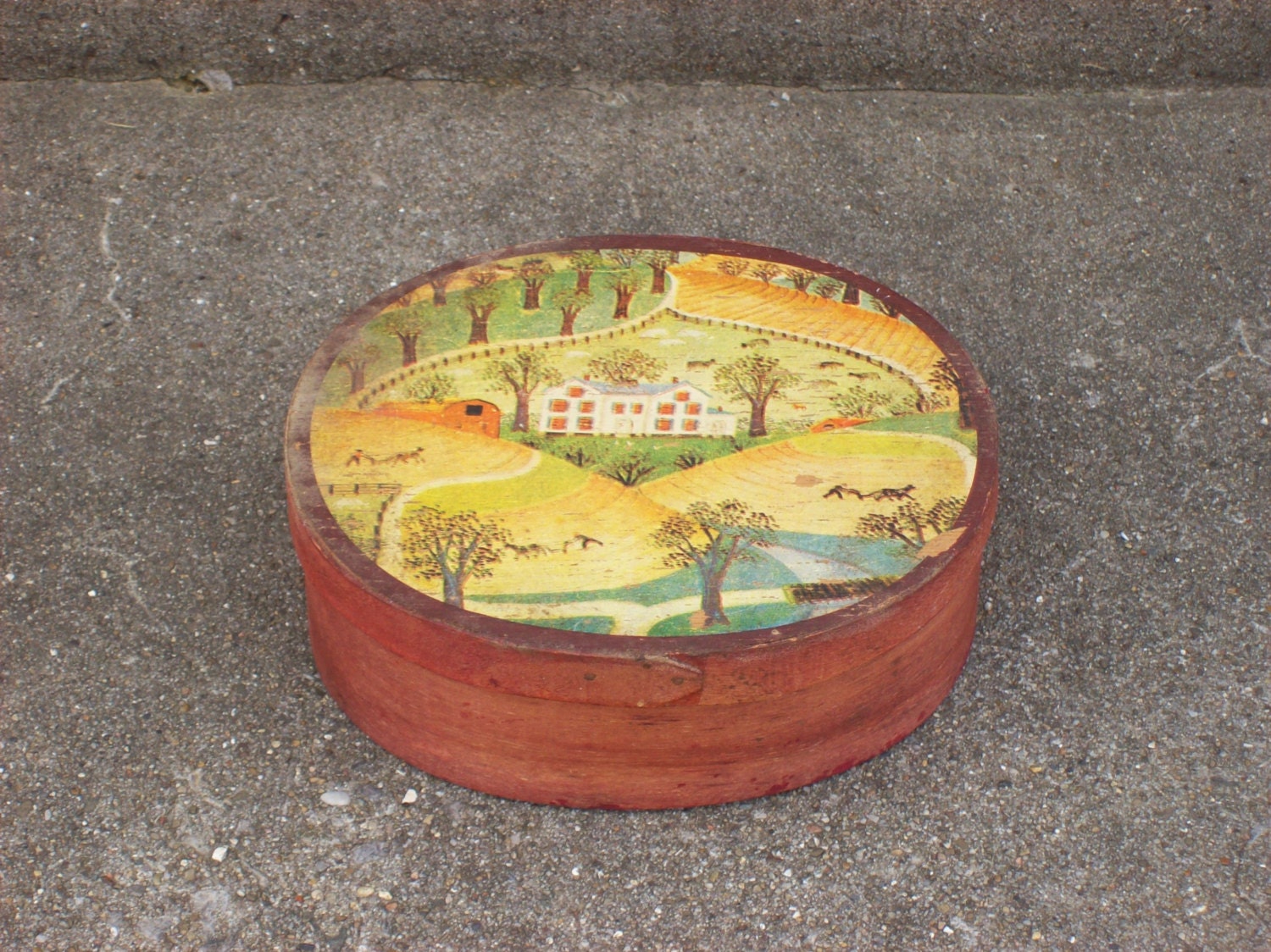 Wonderful Vintage Spilt Wood Primitive Small Oval Box Shaker Style Black Americana Folk Art Farm Scene