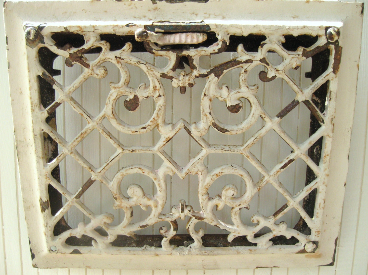 Antique Iron Grate Architectural Salvage Shabby Chippy White Metal Ornate Victorian Floor Wall Heat Grate Display Home Decor