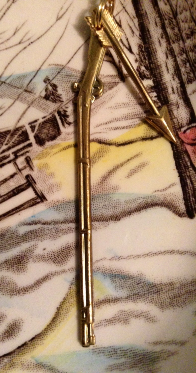 Rifle Necklace with Arrow