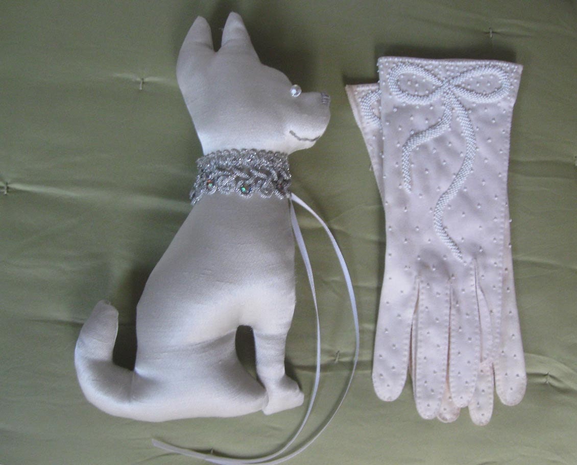 Chihuahua Ring Pillow, Ivory Shantung Satin with Vintage Silver Rhinestone Trim Collar