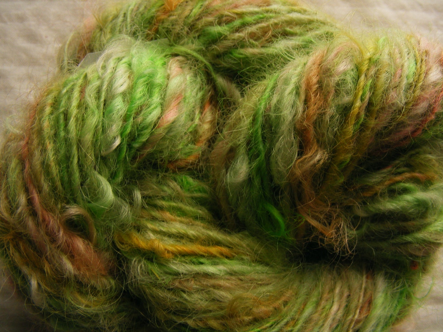 Handspun Mohair Yarn LIME BLOSSOM Fleecespun 88yds 4.4oz 8wpi