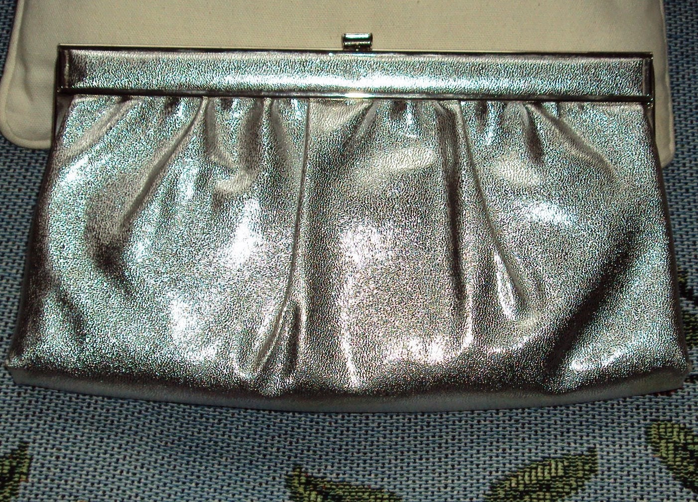 Silver Textured Vinyl Bag Hollywood Glam Clutch Mad Men Style Purse Vintage 1960's
