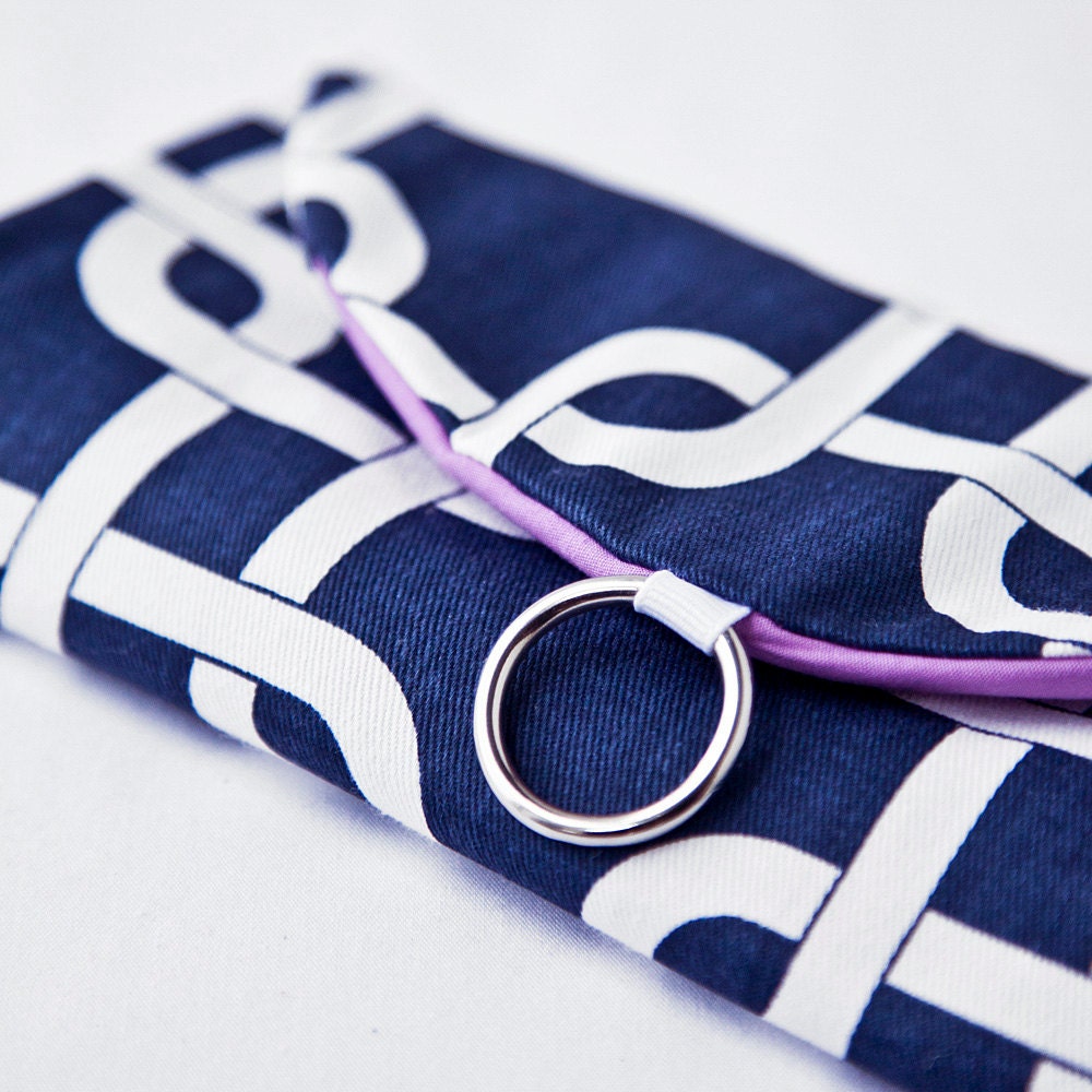 Jewelry Roll Travel Organizer Clutch - Modern Chain Links in Navy and White