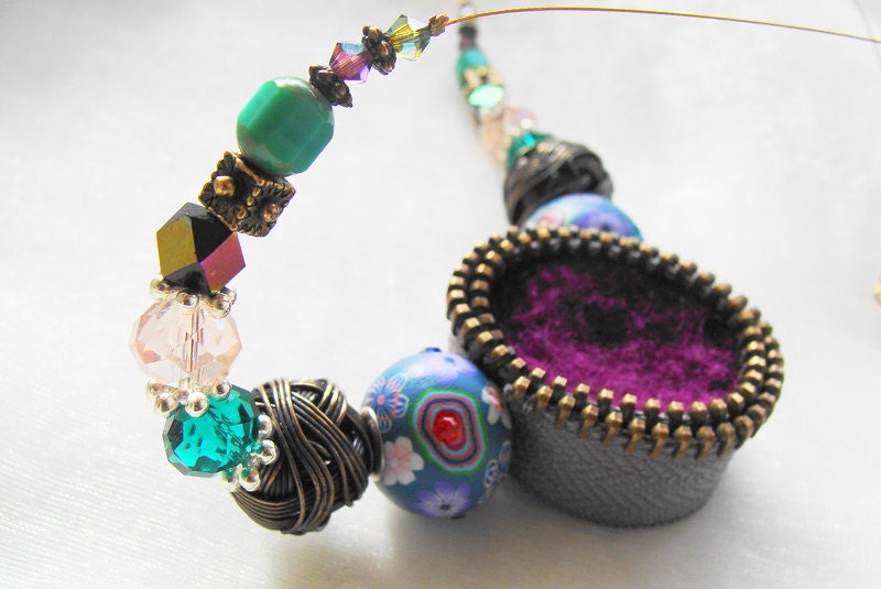 Felt Necklace, Zipper Necklace, Statement Necklace, Felt Jewelry, Floral  Beads, Jewel tone Necklace