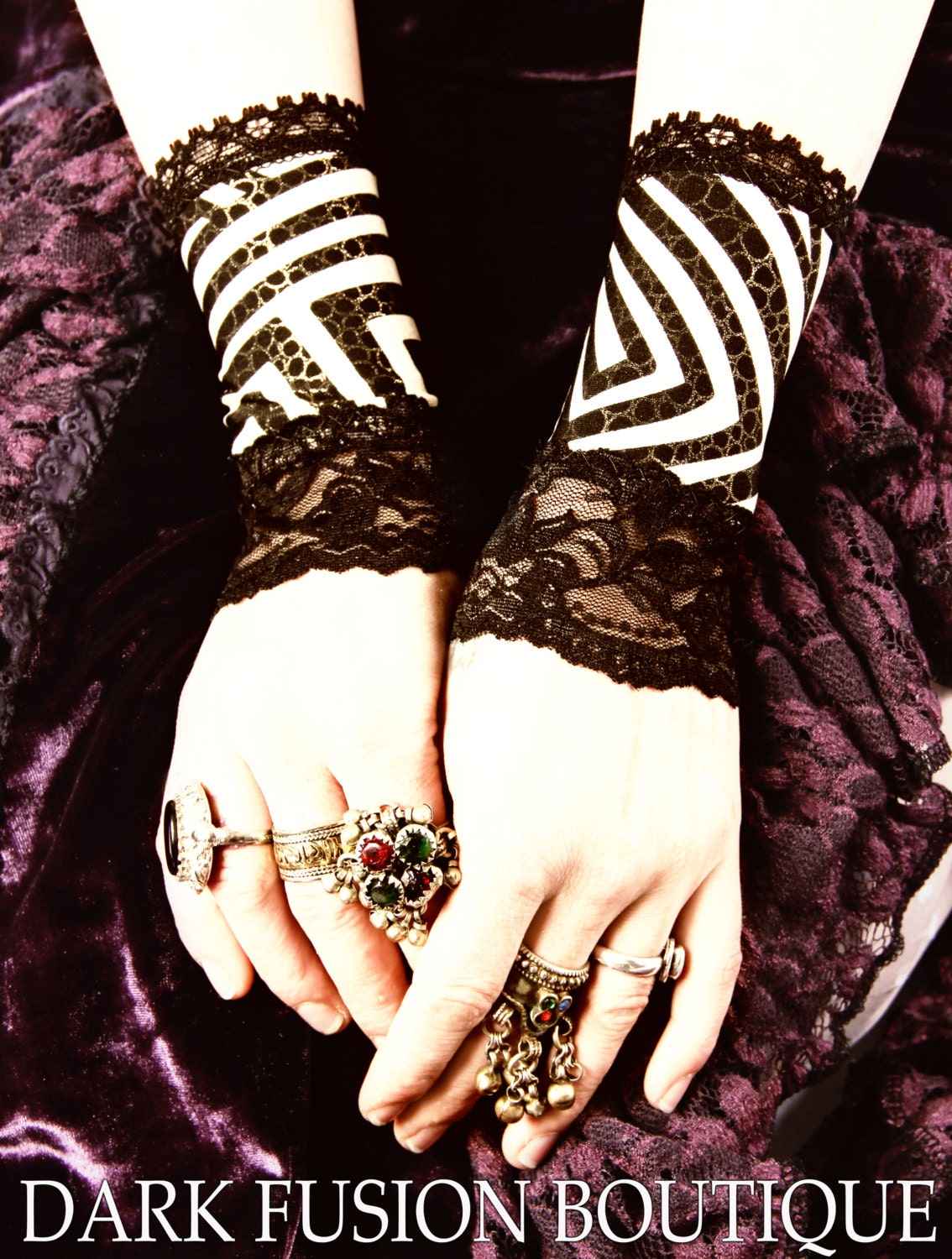 Armwarmers, Gauntlets, Cabaret, Circus, Noir, Goth, Fetish, Black, Vaudeville, Cabaret, Arm Warmers, Bellydance, Fusion